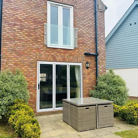 Sunrise With On-site Swimming And Sauna 度假居 *